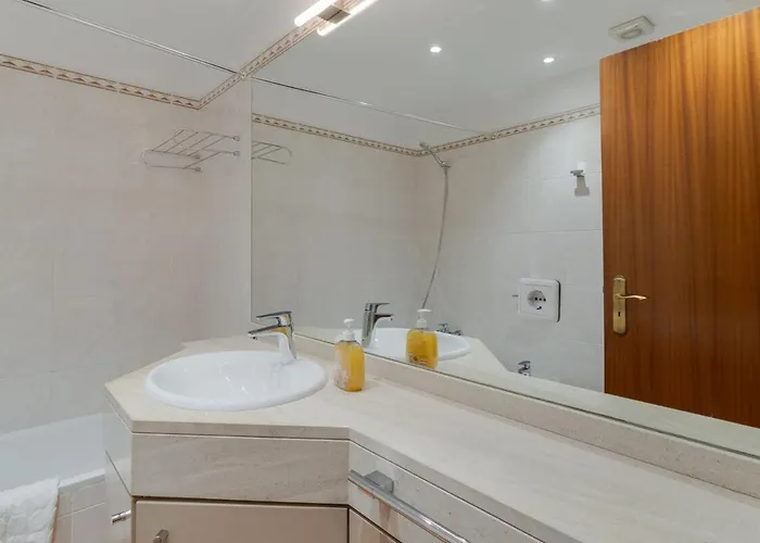 Apartment Sao Joao- 3 Bedroom *